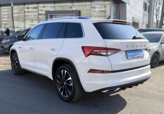 Подержанный автомобиль Skoda Kodiaq 2022 года (6 фото)