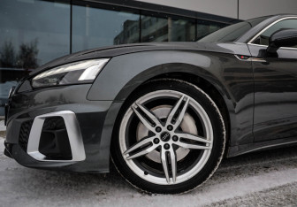 Подержанный автомобиль Audi A5 Liftback 2021 года (3 фото)