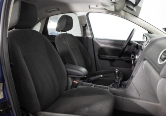 Подержанный автомобиль Ford Focus Sedan 2007 года (13 фото)