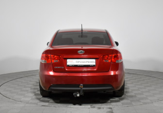 Подержанный автомобиль Kia Cerato Sedan 2010 года (6 фото)