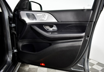 Подержанный автомобиль Mercedes-Benz GLE 2019 года (22 фото)