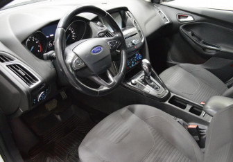 Подержанный автомобиль Ford Focus Sedan 2017 года (10 фото)
