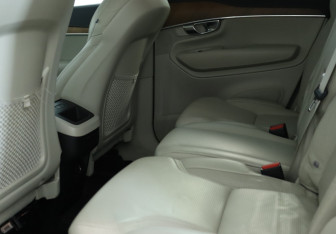 Подержанный автомобиль Volvo XC90 2018 года (21 фото)