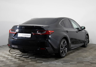 Подержанный автомобиль Toyota Camry Sedan 2024 года (5 фото)