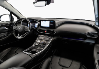 Подержанный автомобиль Hyundai Santa Fe 2021 года (11 фото)
