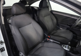 Подержанный автомобиль Opel Corsa 2013 года (22 фото)