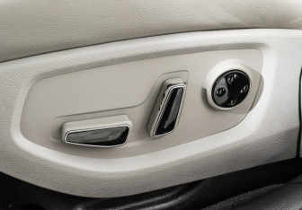 Подержанный автомобиль Genesis G80 2019 года (16 фото)