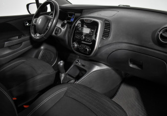 Подержанный автомобиль Renault Kaptur 2018 года (14 фото)