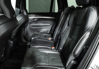 Подержанный автомобиль Volvo XC90 2018 года (10 фото)