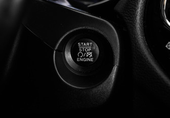 Подержанный автомобиль Jeep Compass 2018 года (18 фото)