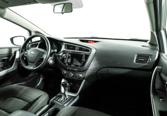 Подержанный автомобиль Kia Ceed Hatchback 2018 года (9 фото)
