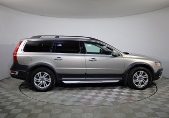 Подержанный автомобиль Volvo XC70 2012 года (4 фото)