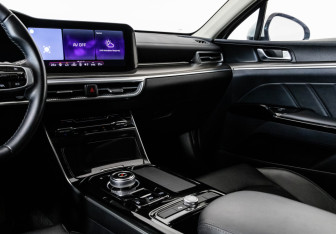 Подержанный автомобиль Kia K5 2022 года (17 фото)