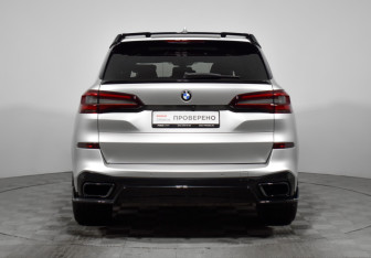 Подержанный автомобиль BMW X5 2020 года (6 фото)