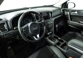 Подержанный автомобиль Kia Sportage 2017 года (11 фото)