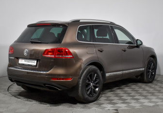 Подержанный автомобиль Volkswagen Touareg 2014 года (5 фото)