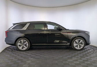 Новый Hongqi E-HS9 2021 (2 фото)