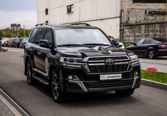 Подержанный автомобиль Toyota Land Cruiser Suv 2020 года (5 фото)