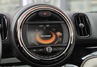 Подержанный автомобиль MINI Countryman 2017 года (21 фото)