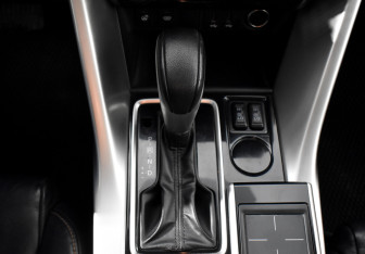 Подержанный автомобиль Mitsubishi Eclipse Cross 2018 года (12 фото)