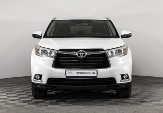 Подержанный автомобиль Toyota Highlander 2014 года (3 фото)