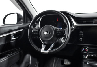 Подержанный автомобиль Kia Rio Sedan 2020 года (15 фото)