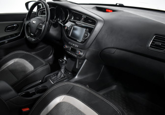 Подержанный автомобиль Kia Ceed Wagon 2017 года (13 фото)
