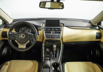 Подержанный автомобиль Lexus NX 2017 года (11 фото)