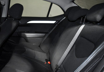 Подержанный автомобиль Citroen C4 Sedan 2013 года (12 фото)