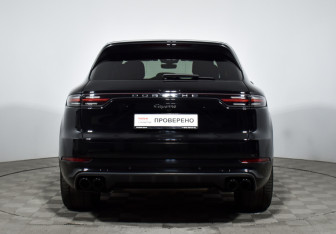 Подержанный автомобиль Porsche Cayenne 2020 года (6 фото)