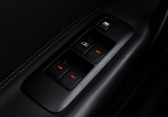 Подержанный автомобиль Nissan Qashqai 2008 года (14 фото)