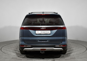 Подержанный автомобиль Kia Carnival 2021 года (6 фото)