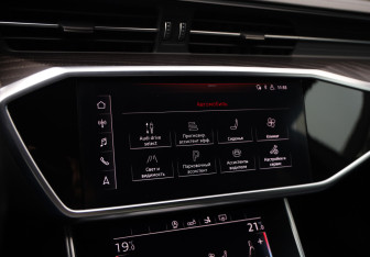 Подержанный автомобиль Audi A7 2018 года (14 фото)