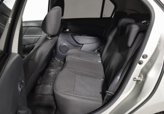 Подержанный автомобиль Renault Logan Sedan 2018 года (11 фото)