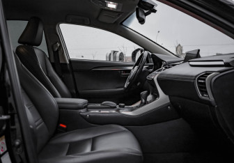 Подержанный автомобиль Lexus NX 2016 года (31 фото)