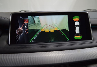 Подержанный автомобиль BMW X5 2015 года (18 фото)