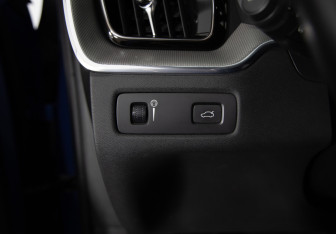 Подержанный автомобиль Volvo XC60 2020 года (21 фото)