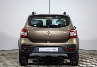 Подержанный автомобиль Renault Sandero 2020 года (6 фото)