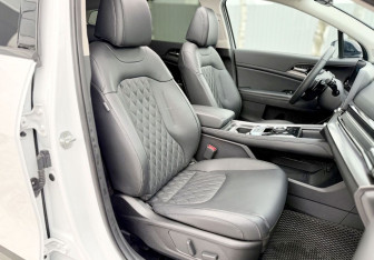 Подержанный автомобиль Kia Sportage 2025 года (30 фото)