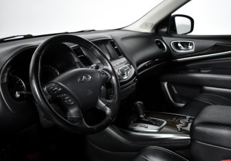 Подержанный автомобиль Infiniti QX60 2014 года (9 фото)