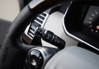 Подержанный автомобиль Land Rover Range Rover 2018 года (27 фото)