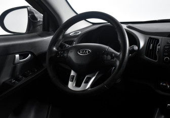 Подержанный автомобиль Kia Sportage 2011 года (15 фото)