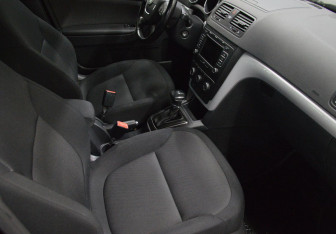 Подержанный автомобиль Skoda Yeti 2012 года (12 фото)