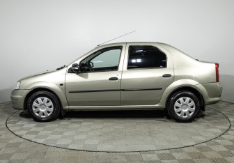 Подержанный автомобиль Renault Logan Sedan 2011 года (8 фото)