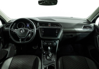 Подержанный автомобиль Volkswagen Tiguan 2018 года (13 фото)