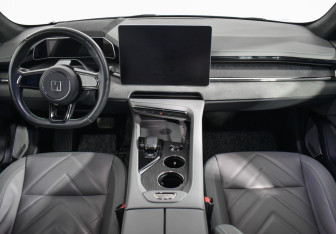 Подержанный автомобиль Zeekr 001 2022 года (13 фото)