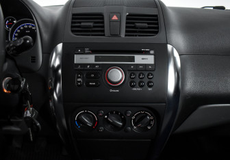 Подержанный автомобиль Suzuki SX4 Hatchback 2012 года (16 фото)