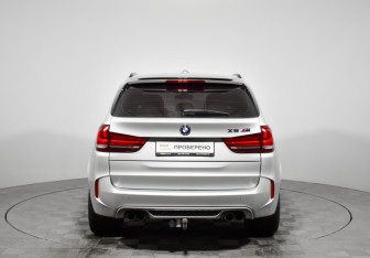 Подержанный автомобиль BMW X5 2015 года (6 фото)