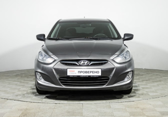 Подержанный автомобиль Hyundai Solaris Hatchback 2012 года (2 фото)