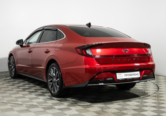 Подержанный автомобиль Hyundai Sonata 2020 года (7 фото)
